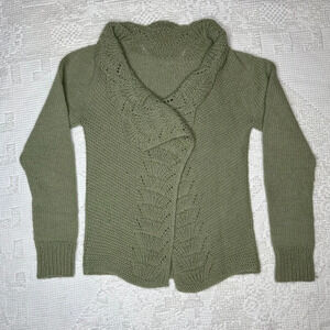 Hand Knit Women's Moss Green Cardigan Sweater Cottagecore Delicate Size Small